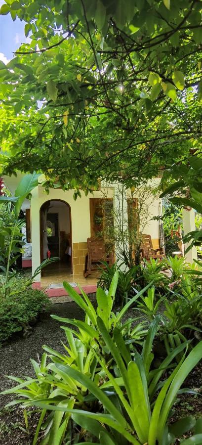 Cabinas Tito Cahuita Dış mekan fotoğraf