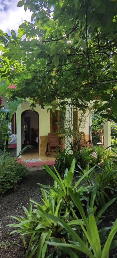 Cabinas Tito Cahuita Dış mekan fotoğraf