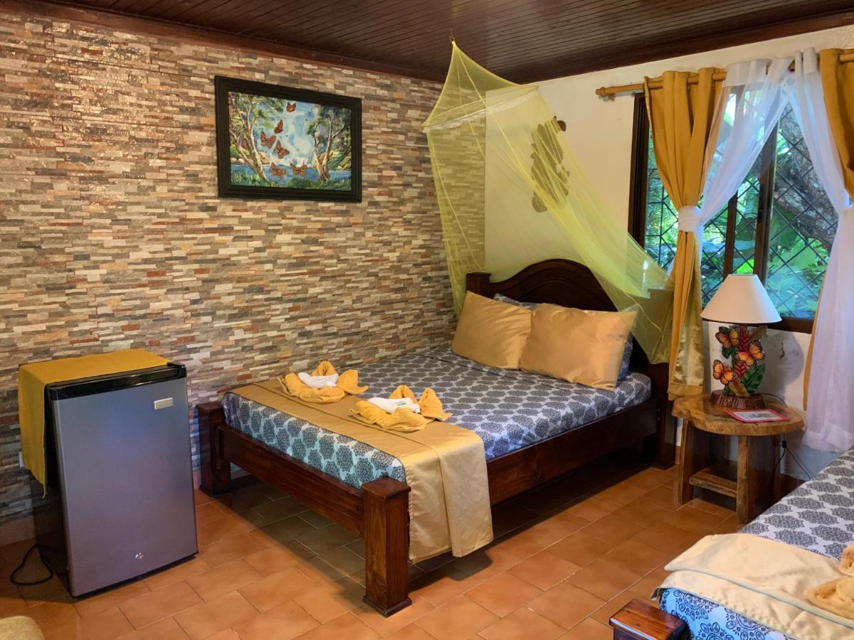 Cabinas Tito Cahuita Dış mekan fotoğraf