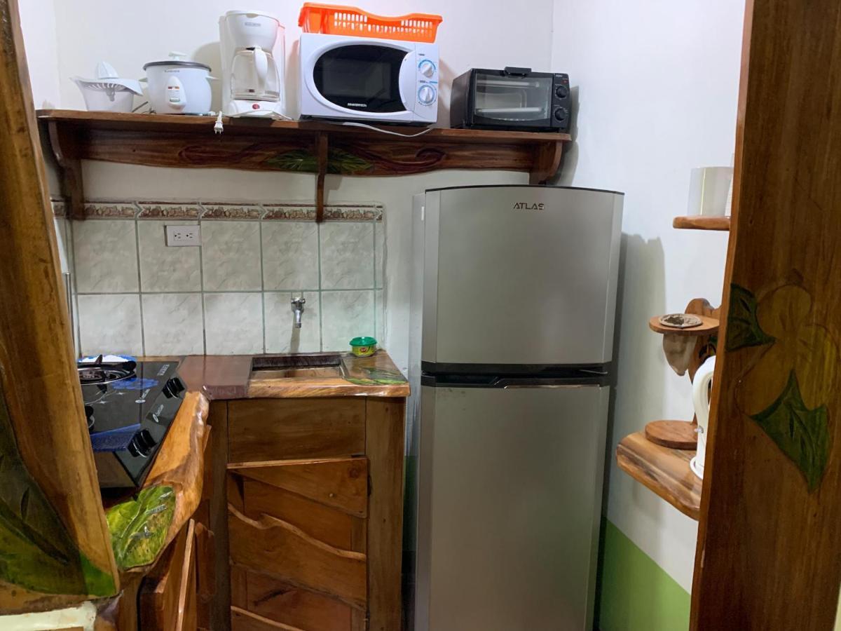 Cabinas Tito Cahuita Dış mekan fotoğraf