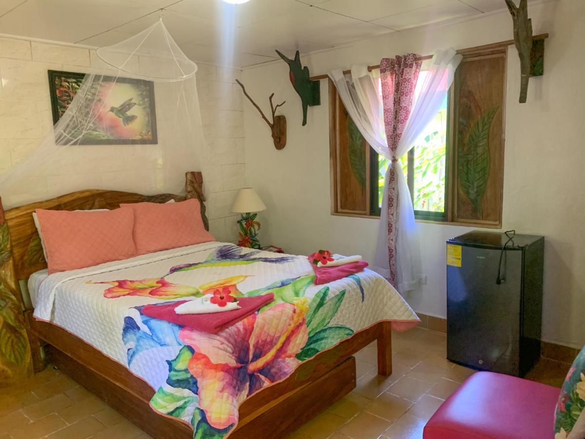 Cabinas Tito Cahuita Dış mekan fotoğraf